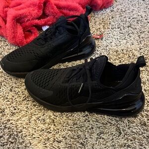 Black Air Max Sneakers